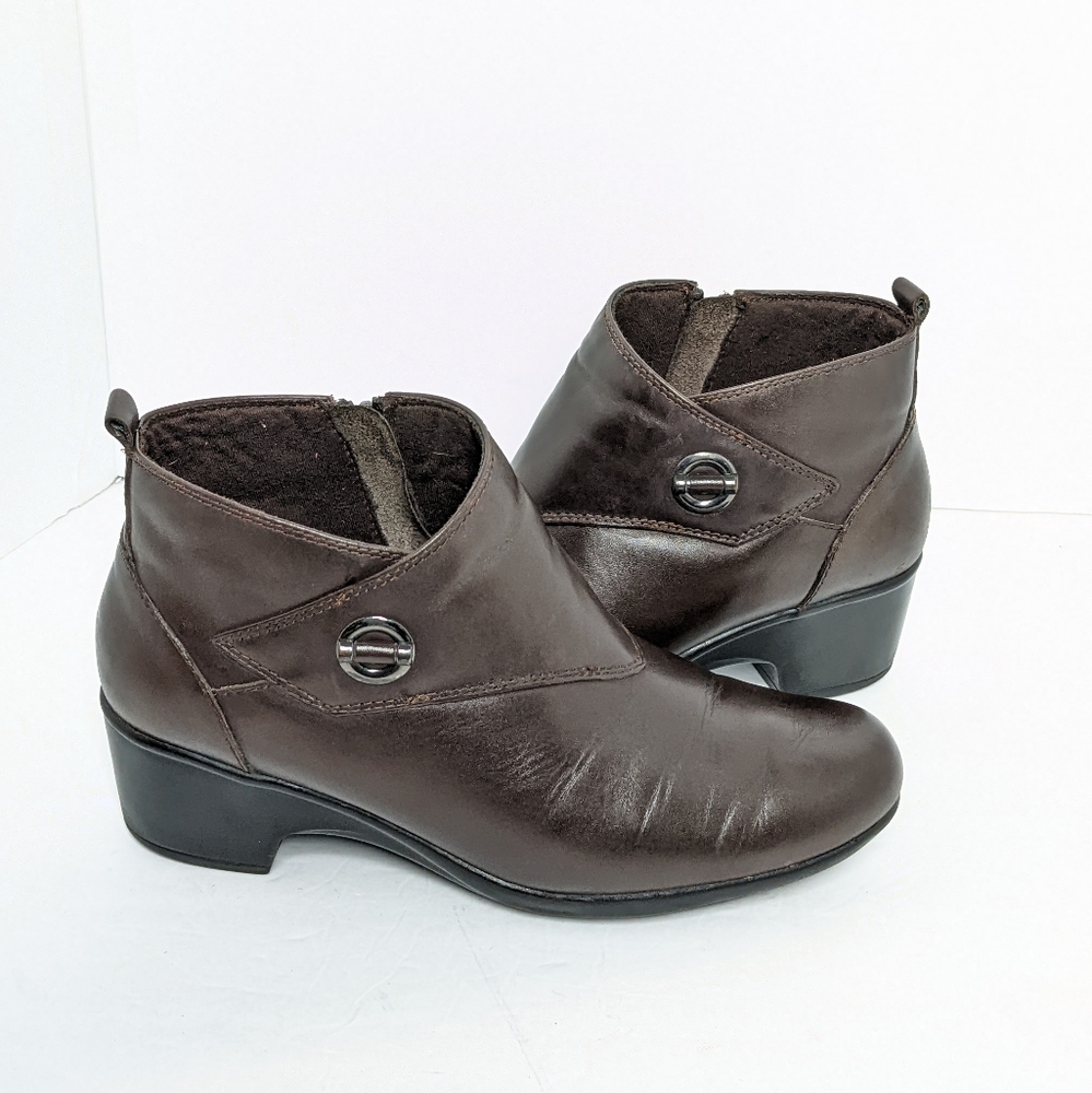 Clarks leather ankle boots